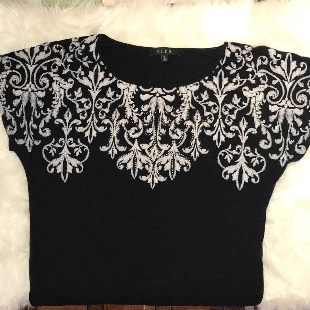 B.L.E.U. Black dolman style top size L